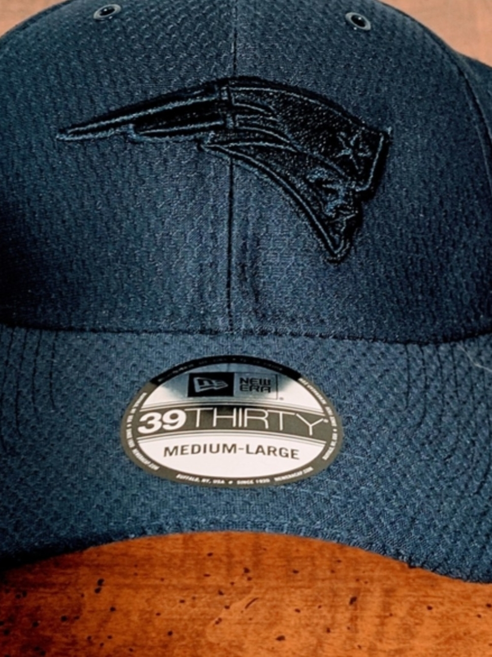 New Era 39THIRTY Fitted Cap in Navy Blue with Embroidered Logo